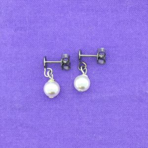 6mm Pearl Post Earrings – JCL024