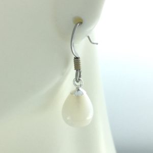 Mother Of Pearl Small Teardrop Earrings – JCL068
