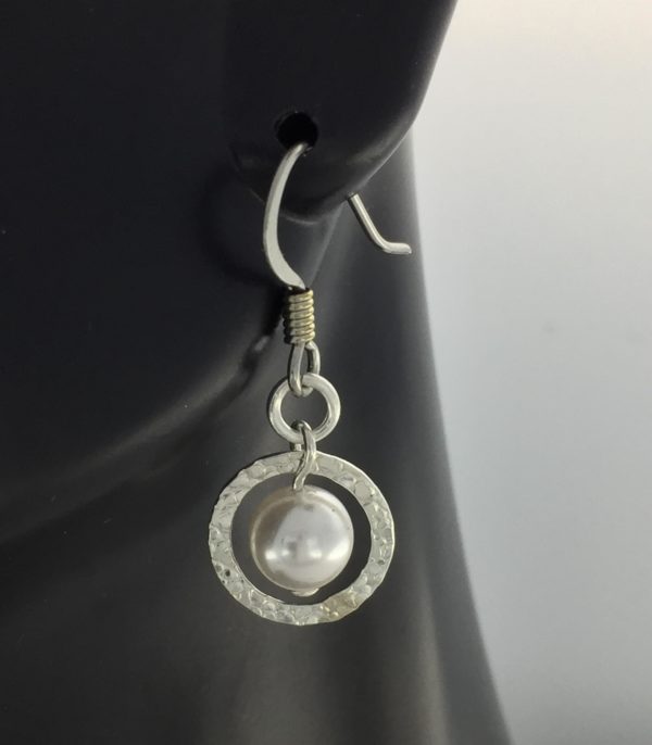 Silver Saturn And Pearl Earrings – JCL069
