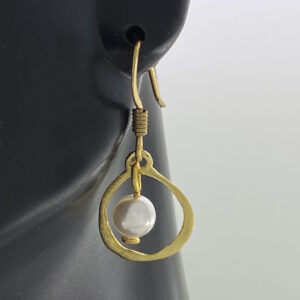 Gold Organic Frame with Pearl Earrings – JCL171