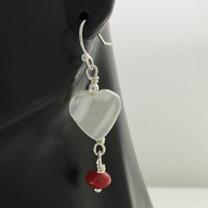 Pearl Heart with Red Bead Earrings – JPU013